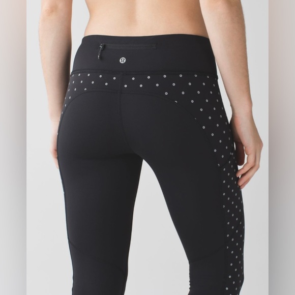 Lululemon Rare Speed Tight IV (Brushed) Reflective Silver Sequin EUC Size - 6 - Picture 9 of 13
